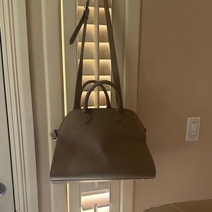 Elegant Tan Leather Handbag